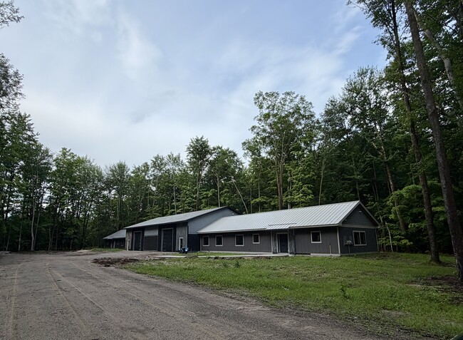Building Photo - 10673 US 31