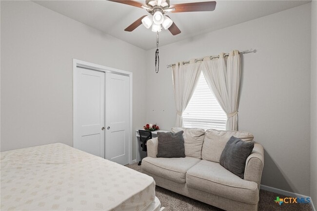 Building Photo - 1913 Zabcikville Dr