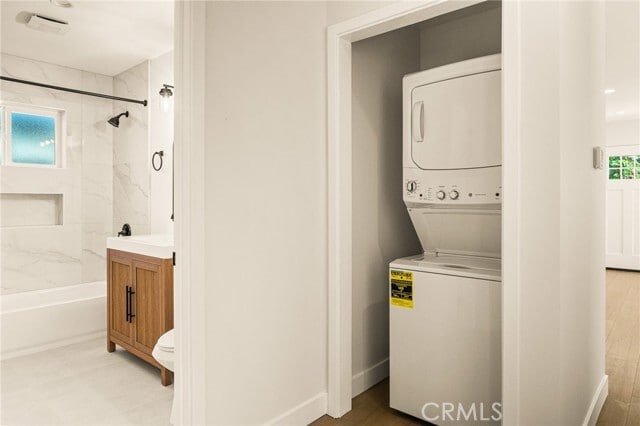 Building Photo - 11920 Laurel Ave