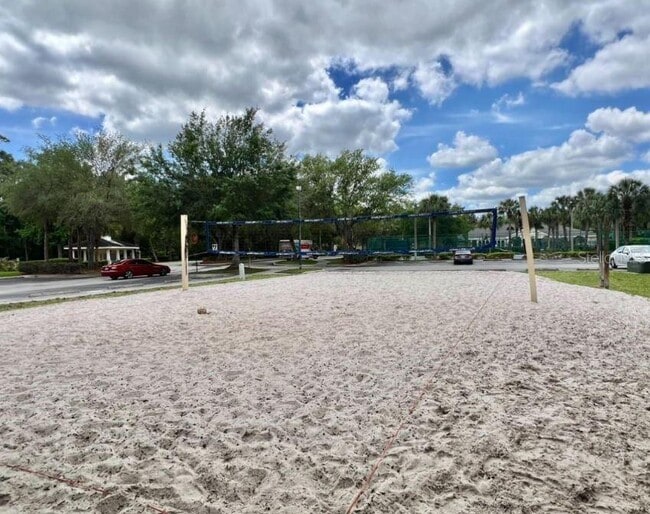 Building Photo - 18573 Bridle Club Dr