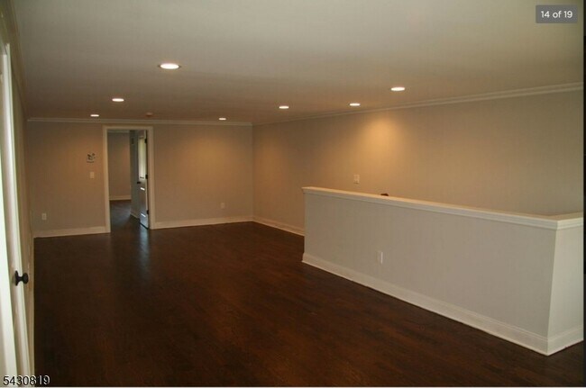 Building Photo - 33 Willow St