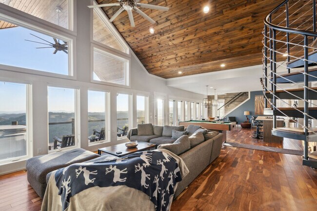 Building Photo - 140 Mystic Ridge Dr