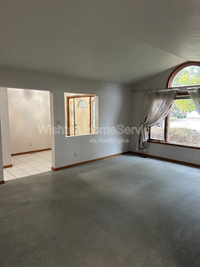 Building Photo - 948 Oakview Dr