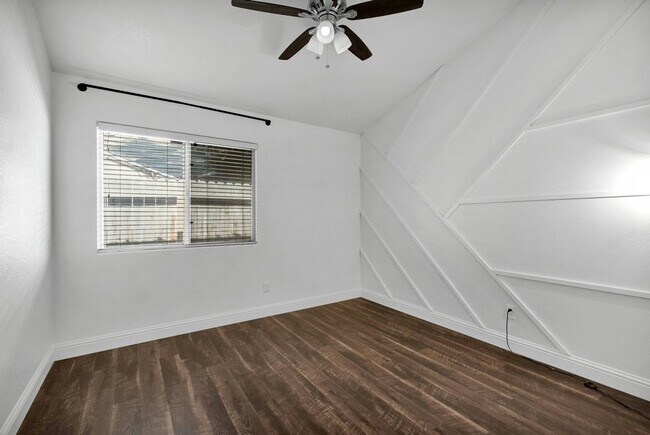 Building Photo - 3513 W Vartikian Ave