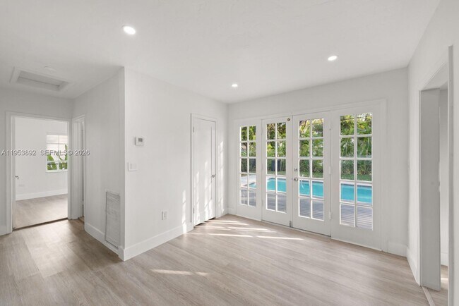 Building Photo - 4080 Hardie Ave