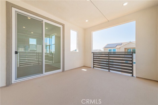 Building Photo - 446 Lobata