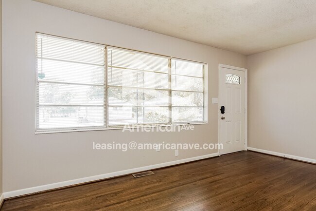 Building Photo - 6825 6th Ave S