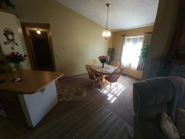 Building Photo - 6997 Wigwam Way