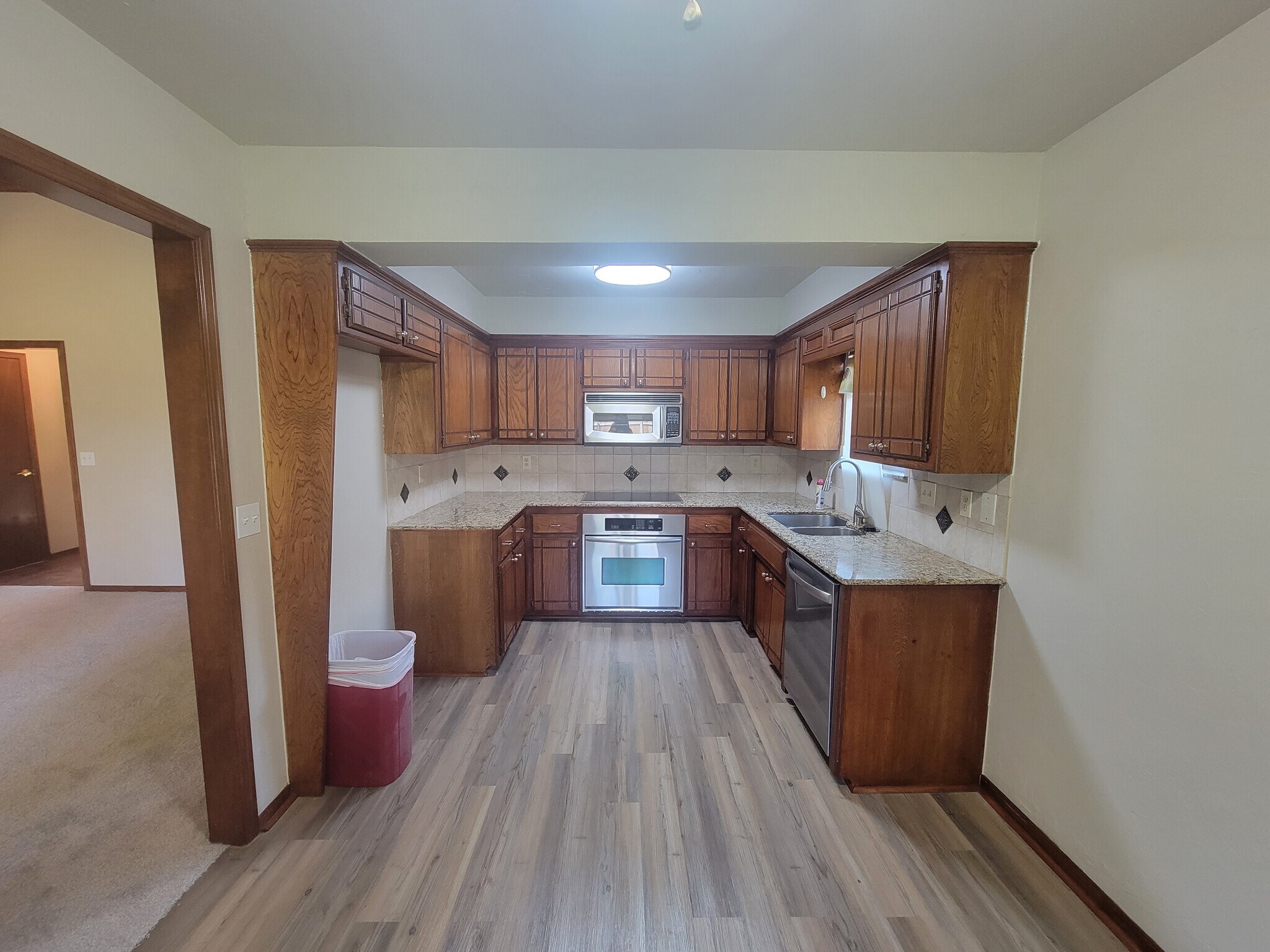 Building Photo - 813 Waterview Rd