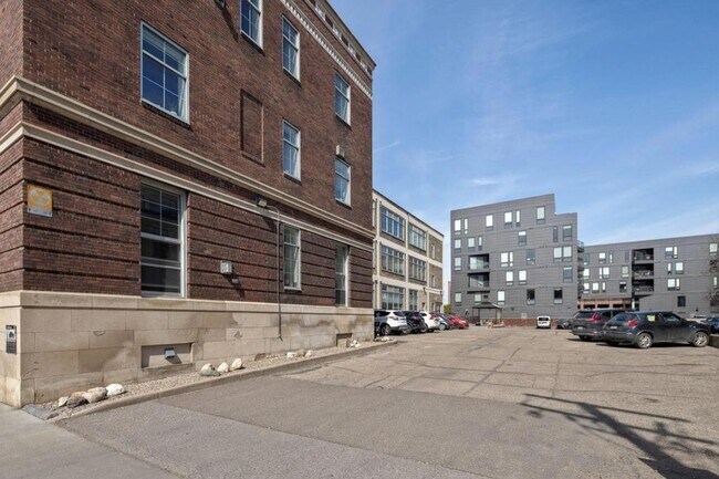 Building Photo - 918 N 3rd St