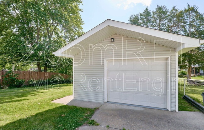 Building Photo - 3608 St Cosmas Ln