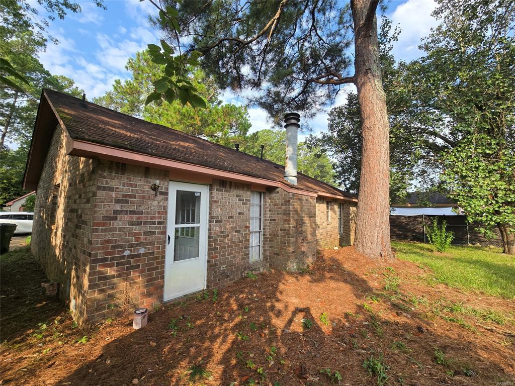 Building Photo - 6133 Jennifer Ln