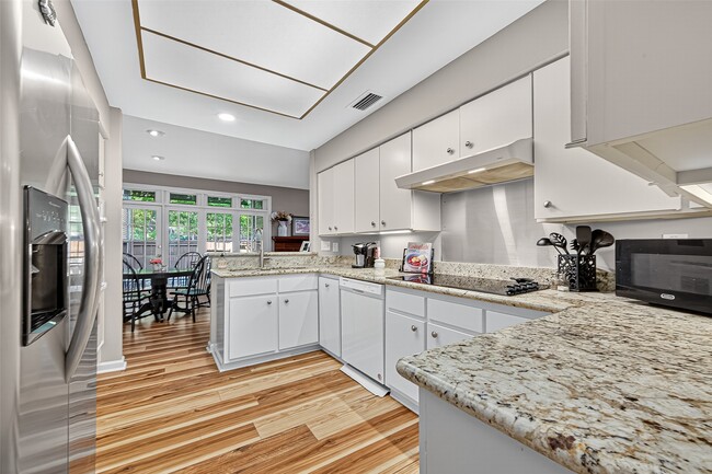 Building Photo - 1320 Chardonnay Dr