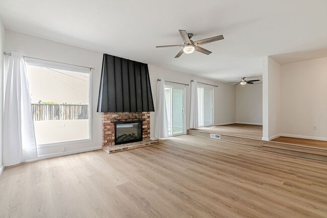 Building Photo - Cambrian Park Home Near Top Schools & Park...