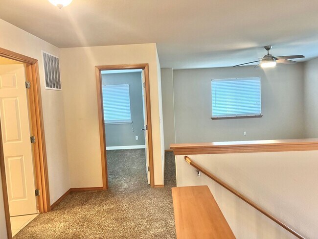 Building Photo - Must See! Beautiful 3bd/ + Bonus Rm/2.5 bath/ Primary Bed on Main/ /Heat Pump/Updated Features