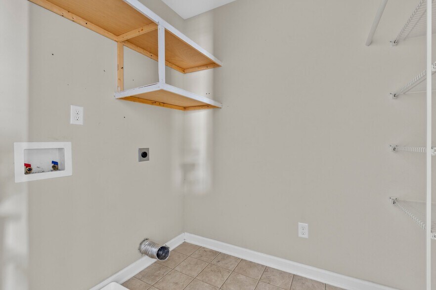 Building Photo - 207 Flinchum Pl