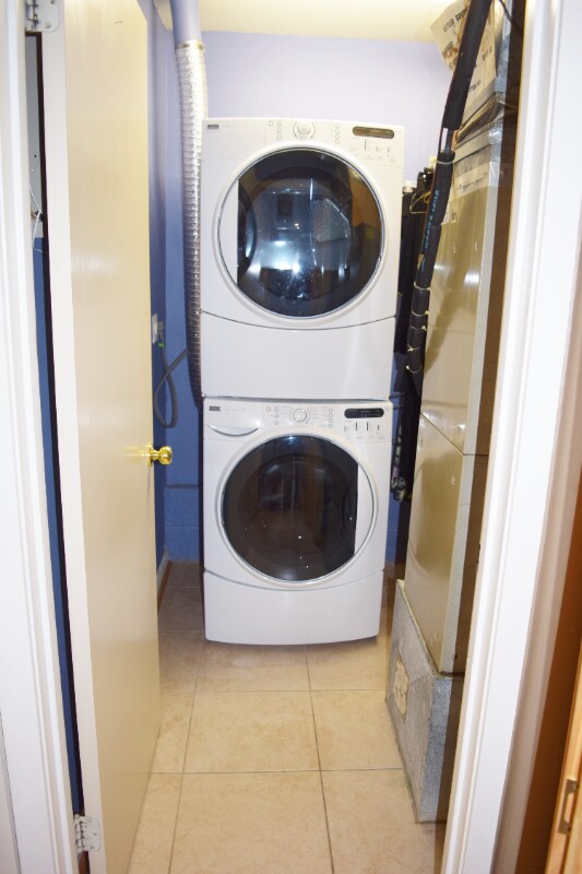 Building Photo - 9745 Lake Shore Dr