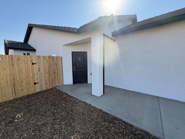 Building Photo - 9007 Canyon St