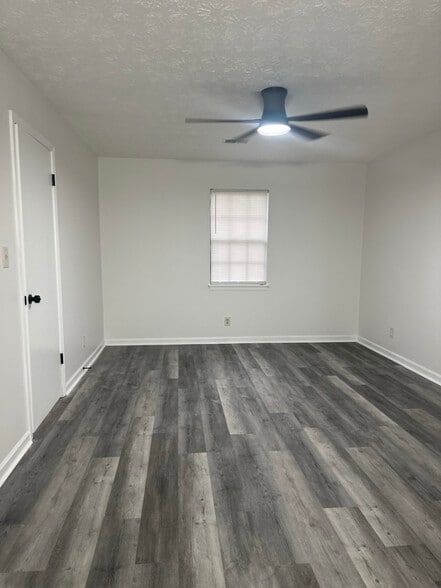 Building Photo - 849 Tall Deer Dr