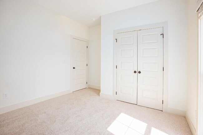 Building Photo - 7355 U.S. Hwy 280 W