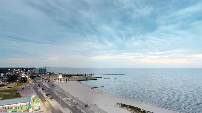 Building Photo - 2060 Beach Blvd