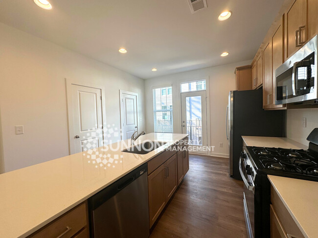 Building Photo - 2 Bedroom, 2.5 Bathroom in Brand New Royal...