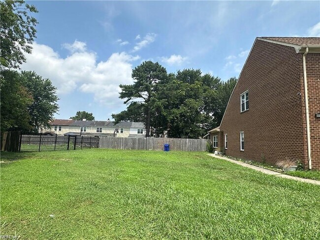 Building Photo - 4447 Rivermill Ct