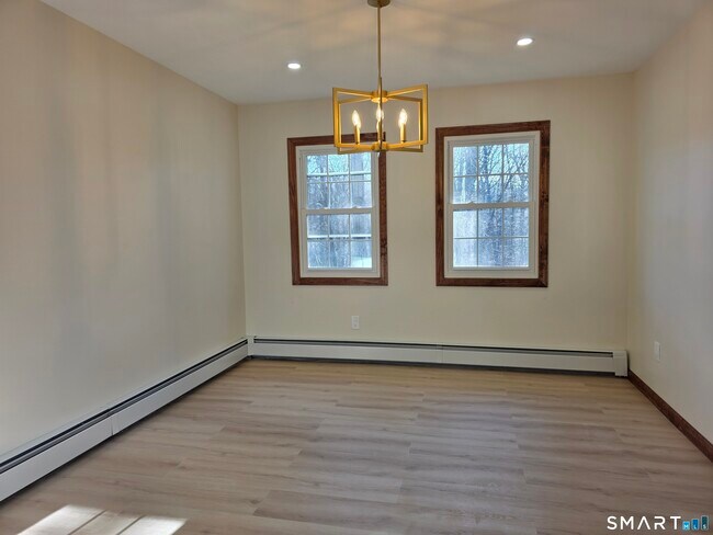 Building Photo - 29 Brook Pine Dr