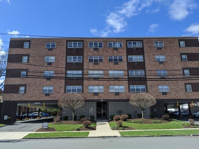 Building Photo - 25 Fairmount