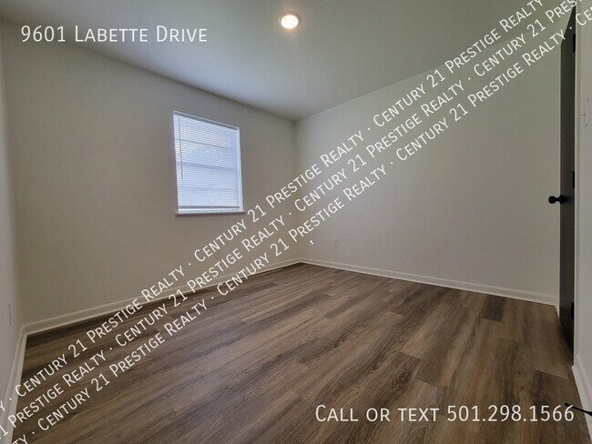 Building Photo - 9601 Labette Dr