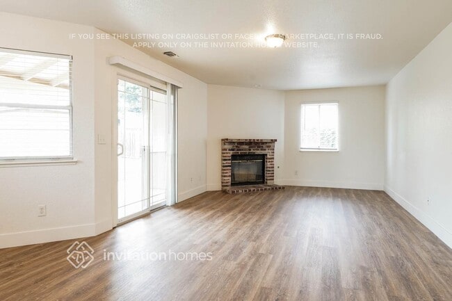 Building Photo - 238 Wren Dr