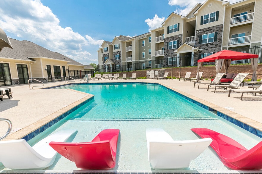 Building Photo - Aventura at Maryland Oaks