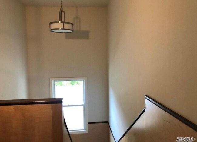 Building Photo - 40-15 214th Pl