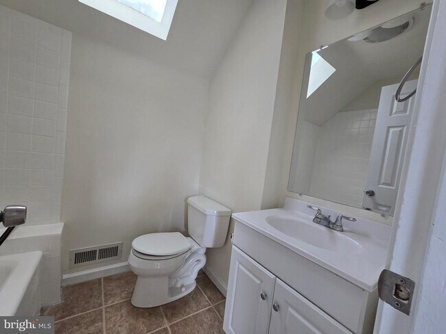 Building Photo - 68 Liberto Ln