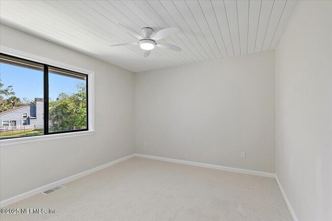 Building Photo - 53 S 9 Dr