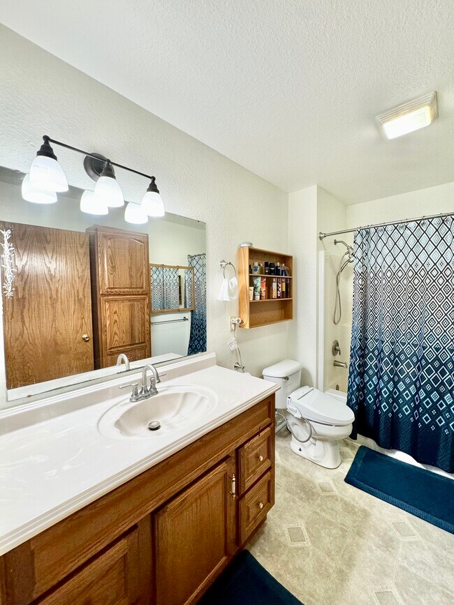 Building Photo - 367 Kristin Ct E