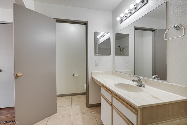 Building Photo - 2200 S Fort Apache Rd