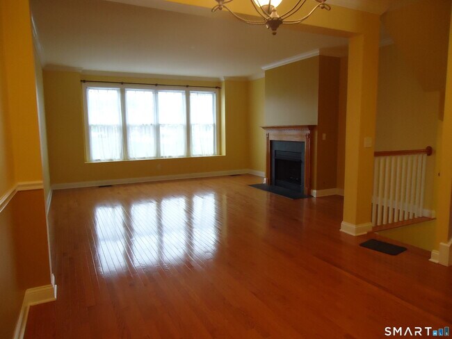 Building Photo - 8 Tucker St