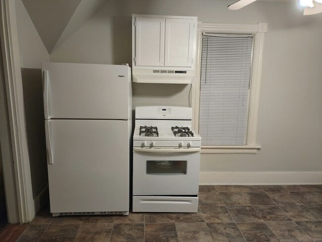 Building Photo - 530 7th St NW