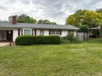 Building Photo - 3 Bedroom 2 Bathroom Single Family home