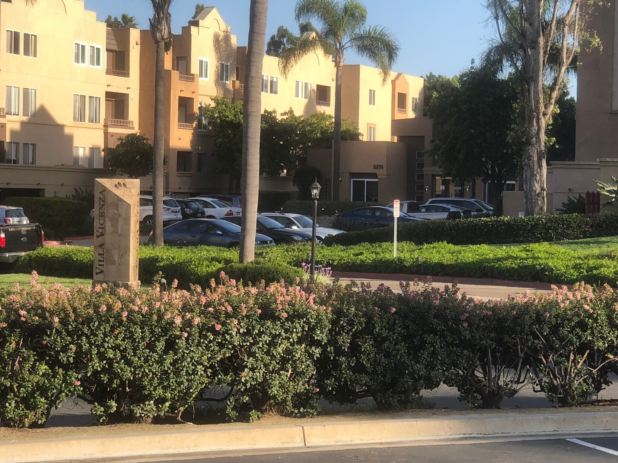 Building Photo - 8889 Caminito Plaza Centro