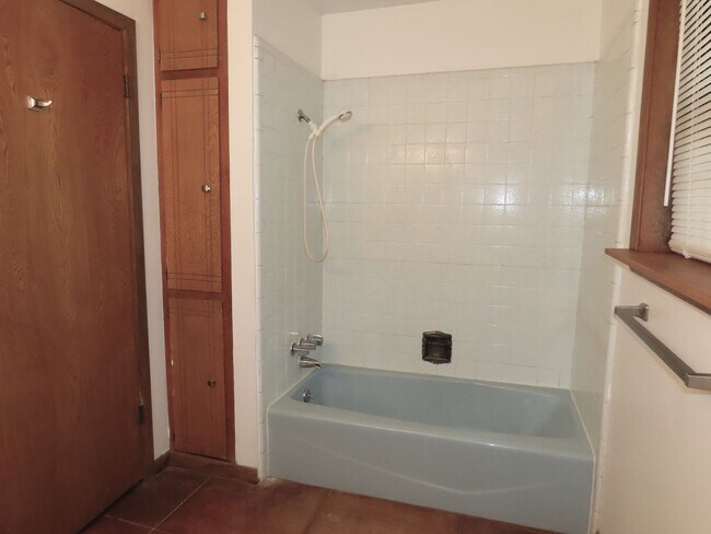 Building Photo - Whitehouse ISD! Spacious 3 Bedroom, 2 Bath...