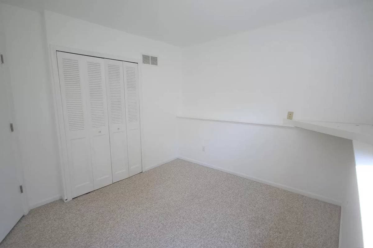 Building Photo - 2169 Hemlock Dr