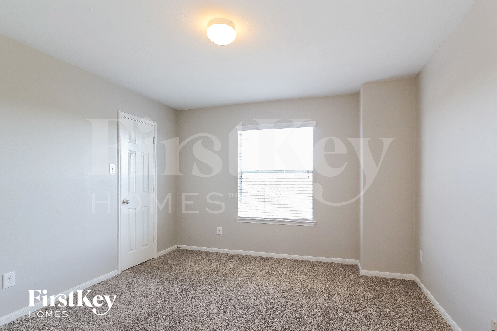 Building Photo - 2811 Long Grove Ln
