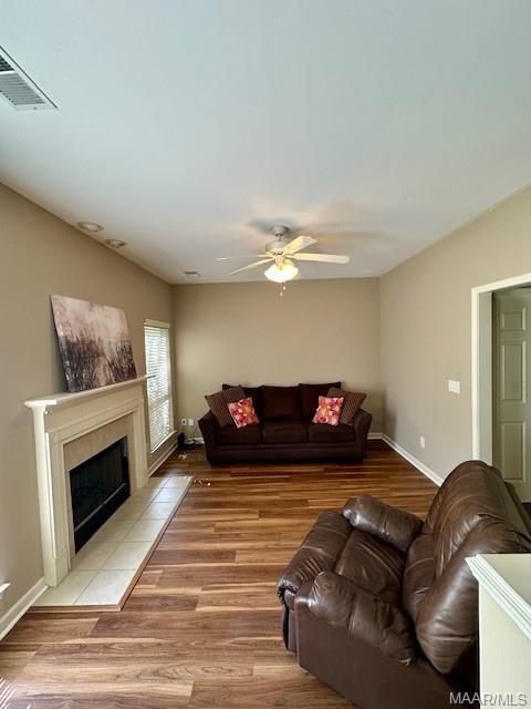 Building Photo - 408 Tree Line Dr