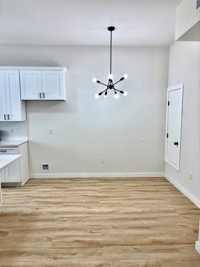 Building Photo - 9711 Pelsey St