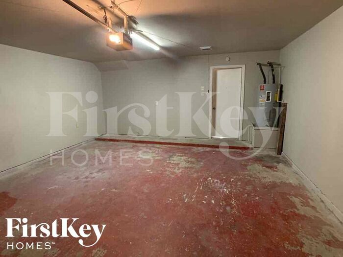 Building Photo - 2026 Cold River Dr