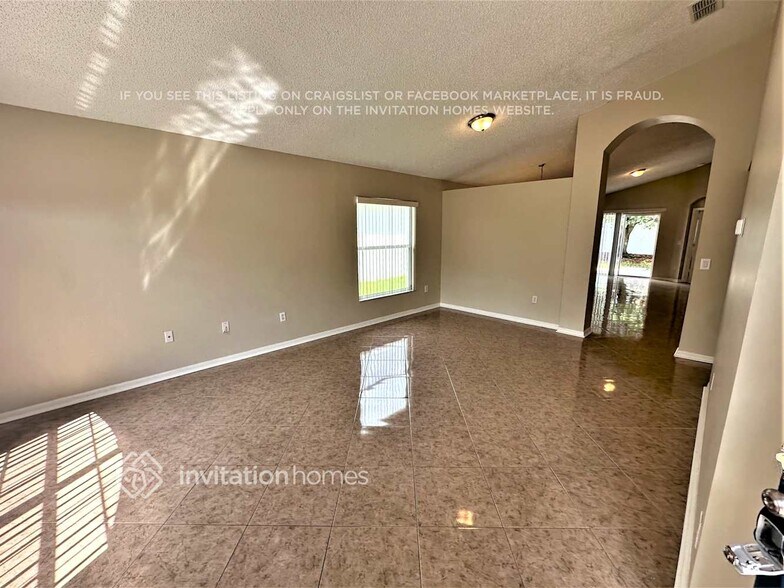 Building Photo - 1827 Hammock Moss Dr