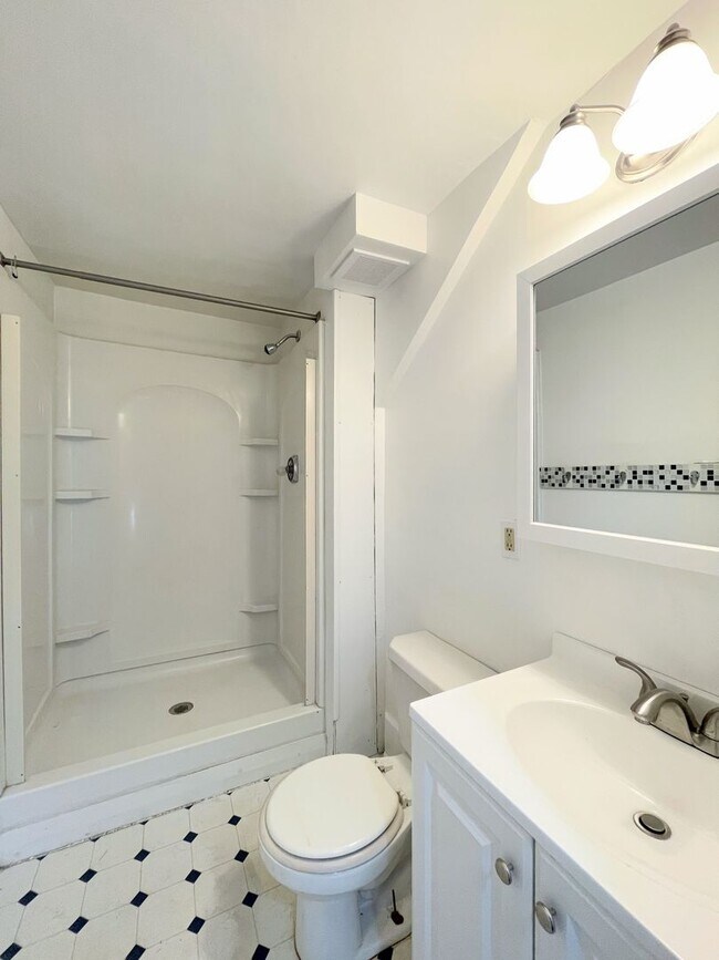 Building Photo - Cozy 2 bedroom home