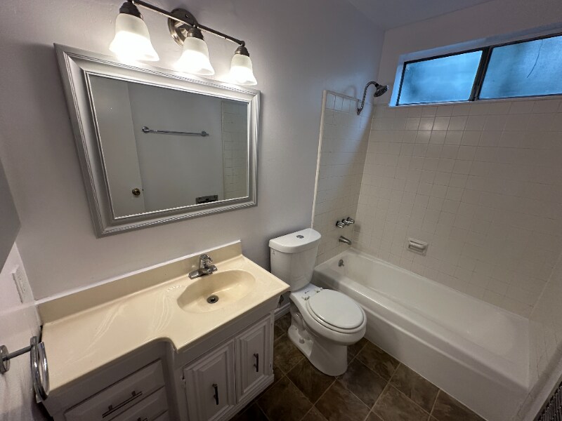 Building Photo - 1906 Pelham Ave